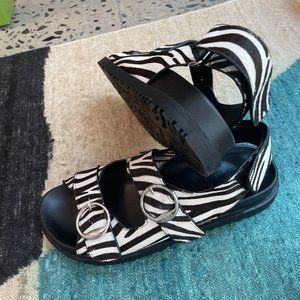 Zebra flat sandals - orthopedic chic! Size 38